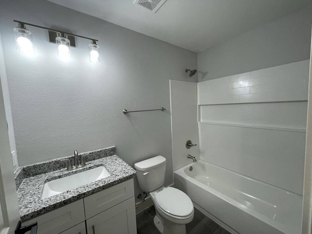 Townhouse for rent at 608 E 3rd St #2, Bonham, TX 75418