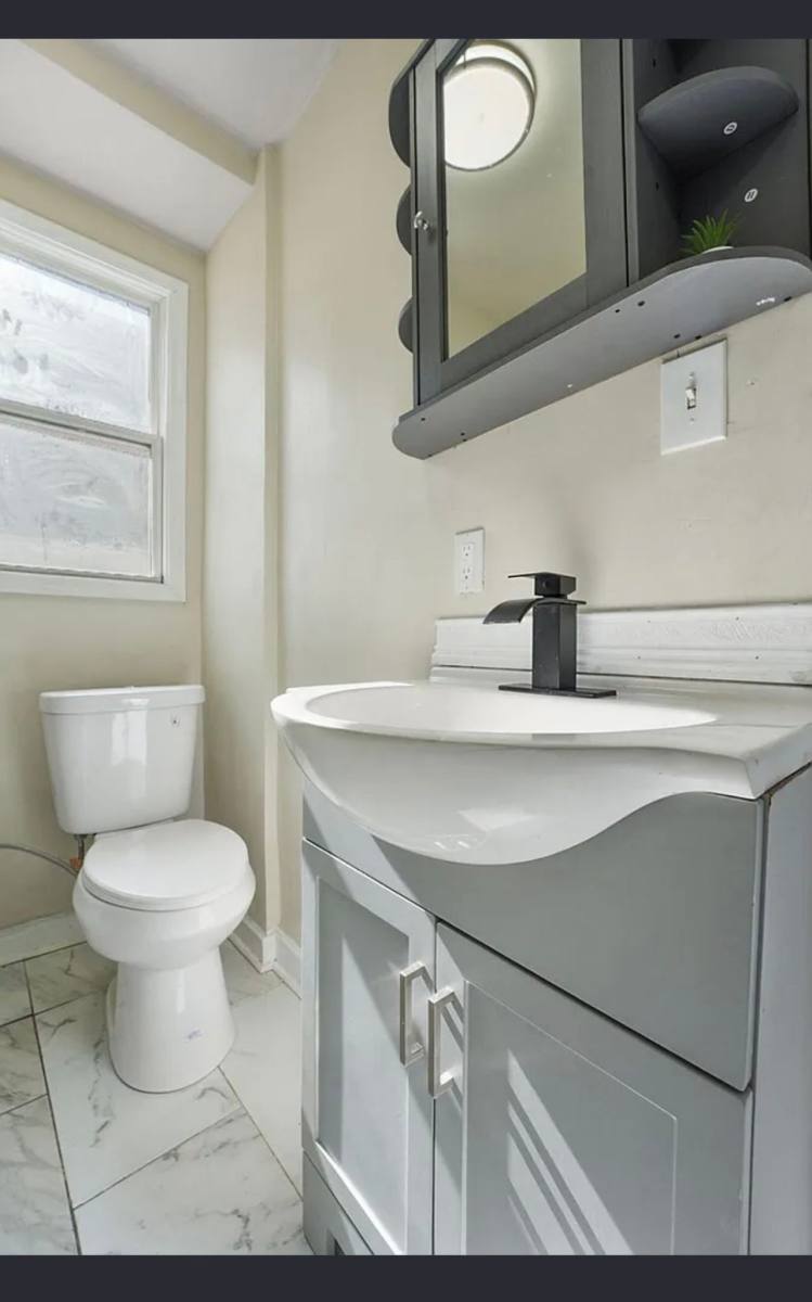 Apartment for rent at 3906 Catalpa St #2, East Chicago, IN 46312