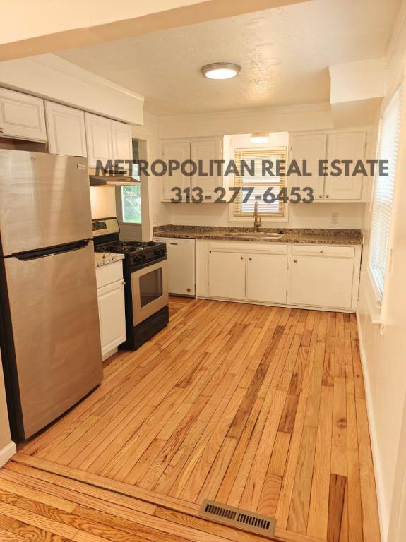 House for rent at 5839 Helen St, Garden City, MI 48135