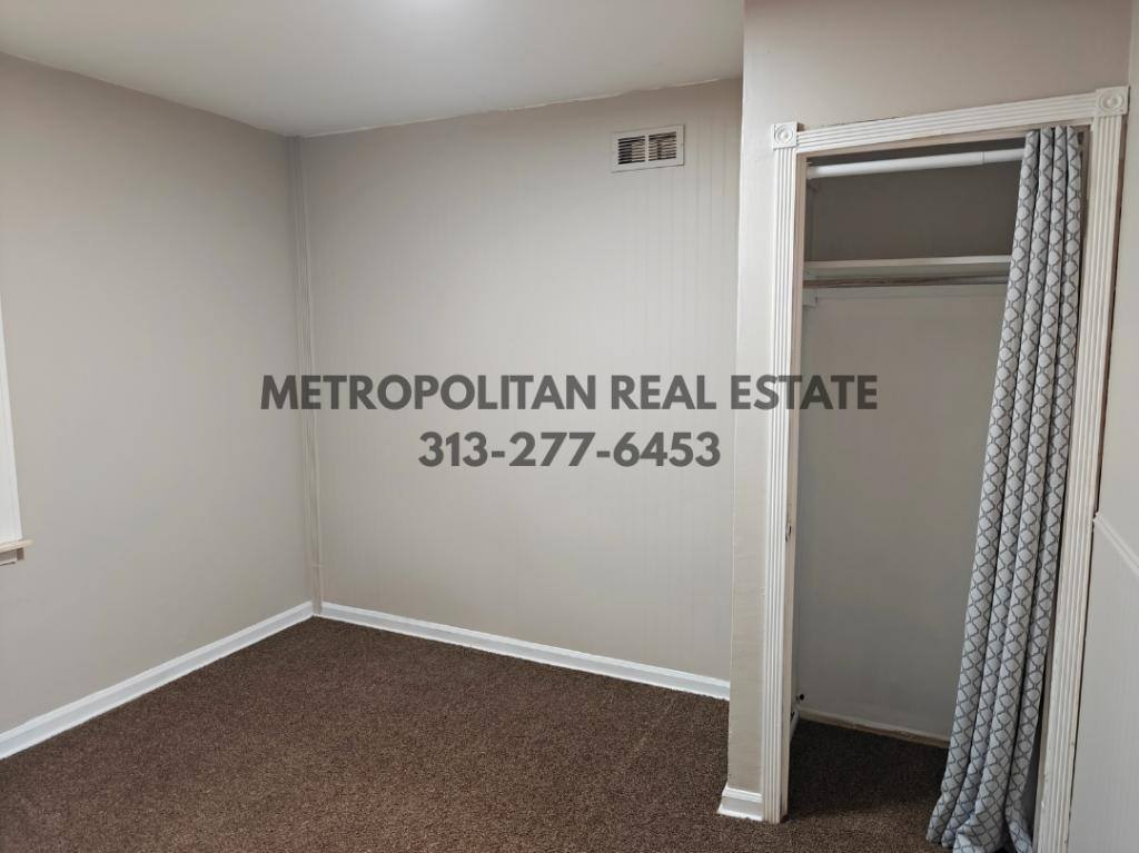 House for rent at 5839 Helen St, Garden City, MI 48135