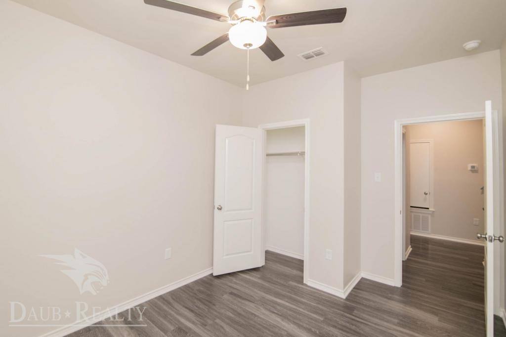 House for rent at 1427 Monterey Dr, Longview, TX 75601