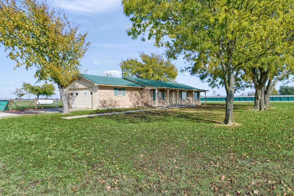House for rent at 30795 US-82, Whitesboro, TX 76273