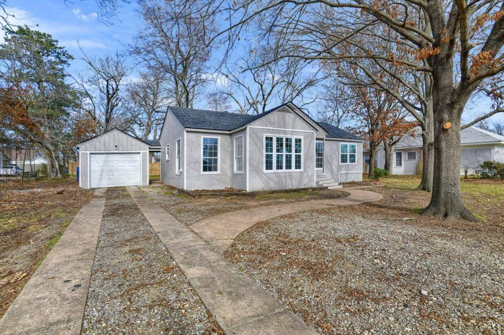 House for rent at 1313 E Lamar St, Sherman, TX 75090