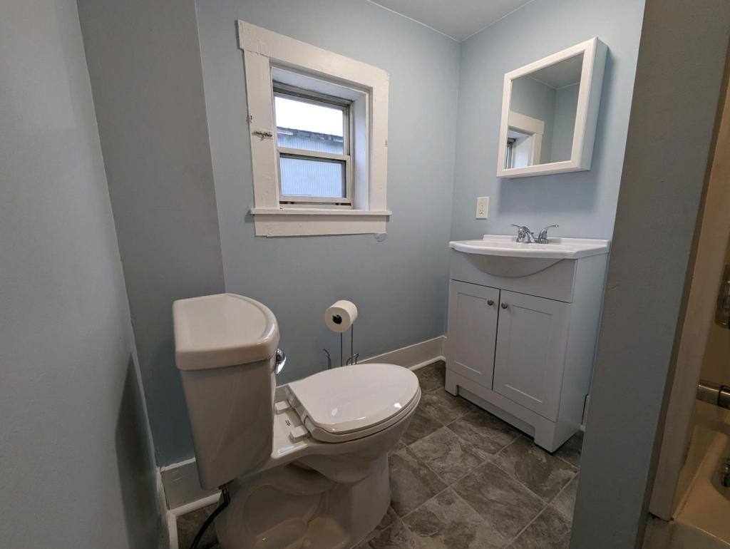 House for rent at 1231 E Main St, Coshocton, OH 43812