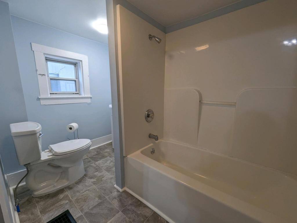 House for rent at 1231 E Main St, Coshocton, OH 43812