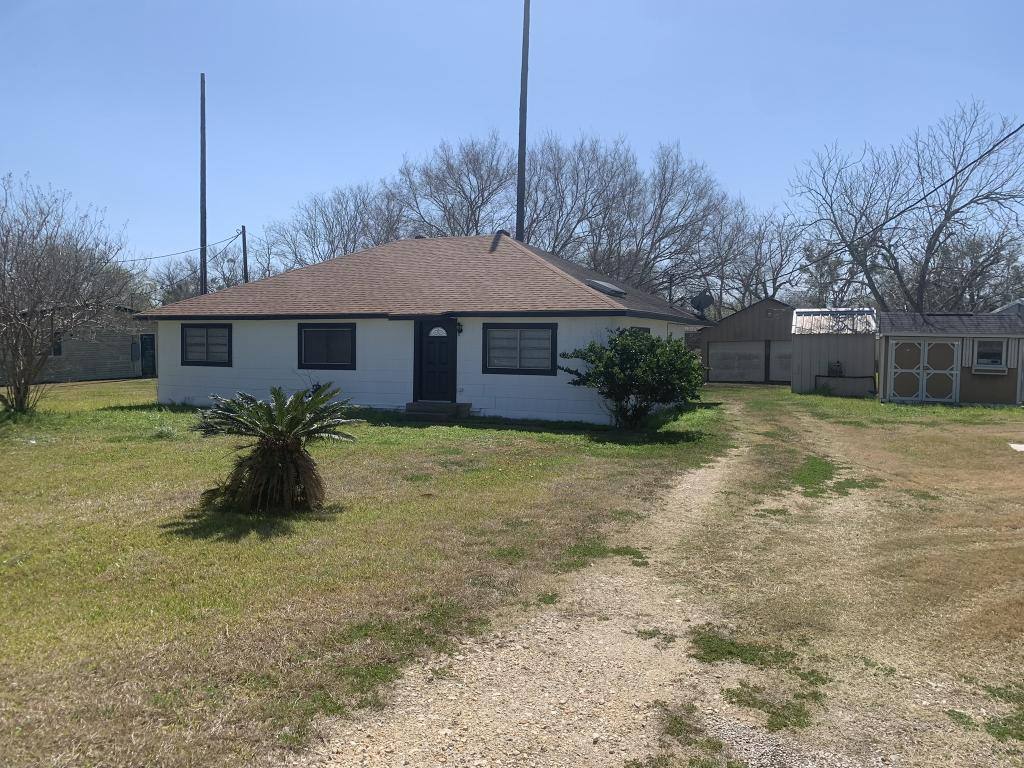 House for rent at 10704 Tx-185, Victoria, TX 77905