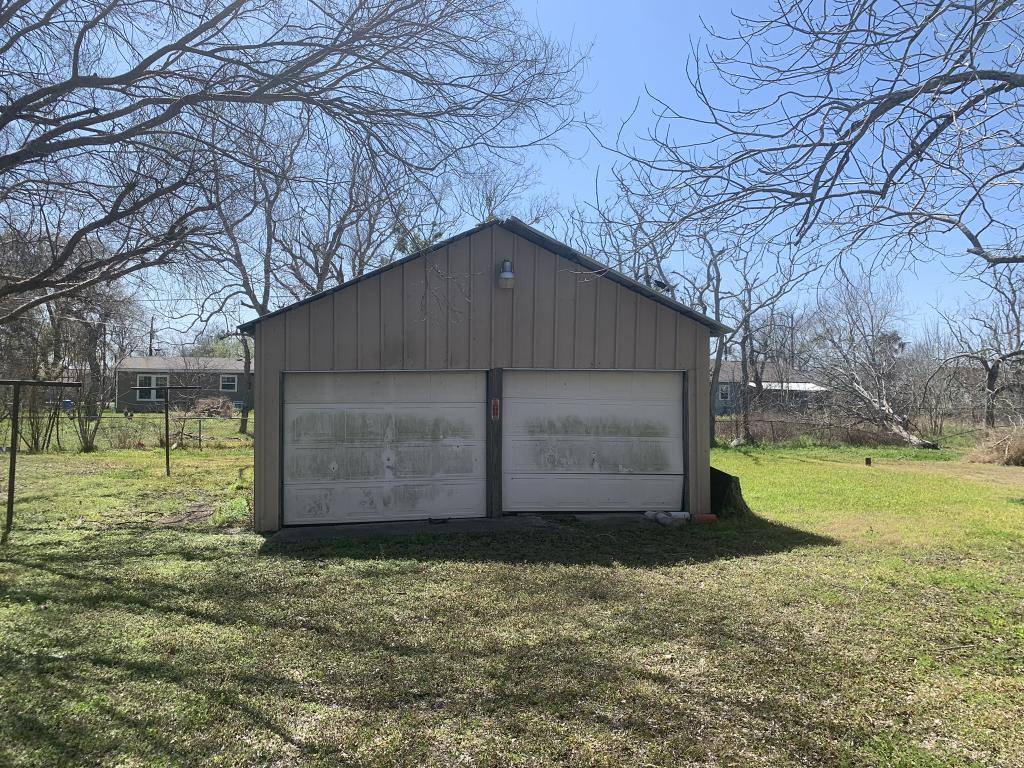 House for rent at 10704 Tx-185, Victoria, TX 77905