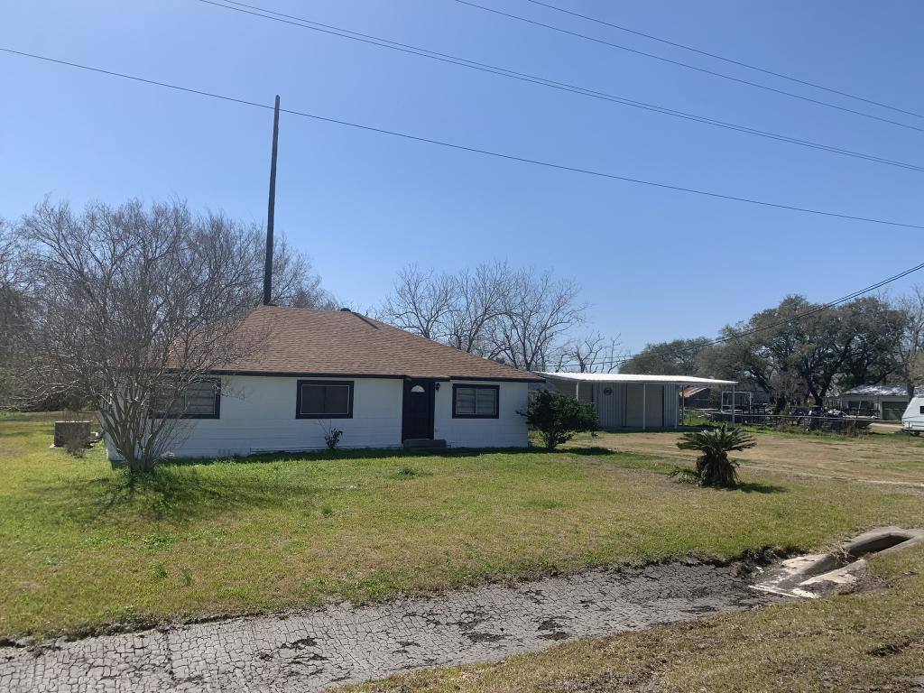 House for rent at 10704 Tx-185, Victoria, TX 77905