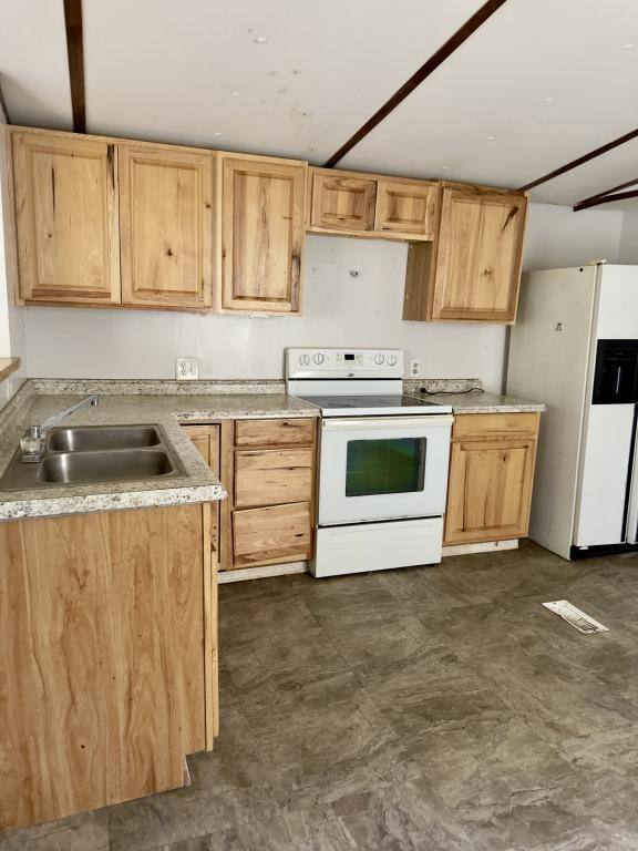 House for rent at 1007 E Gentry Ave, Checotah, OK 74426