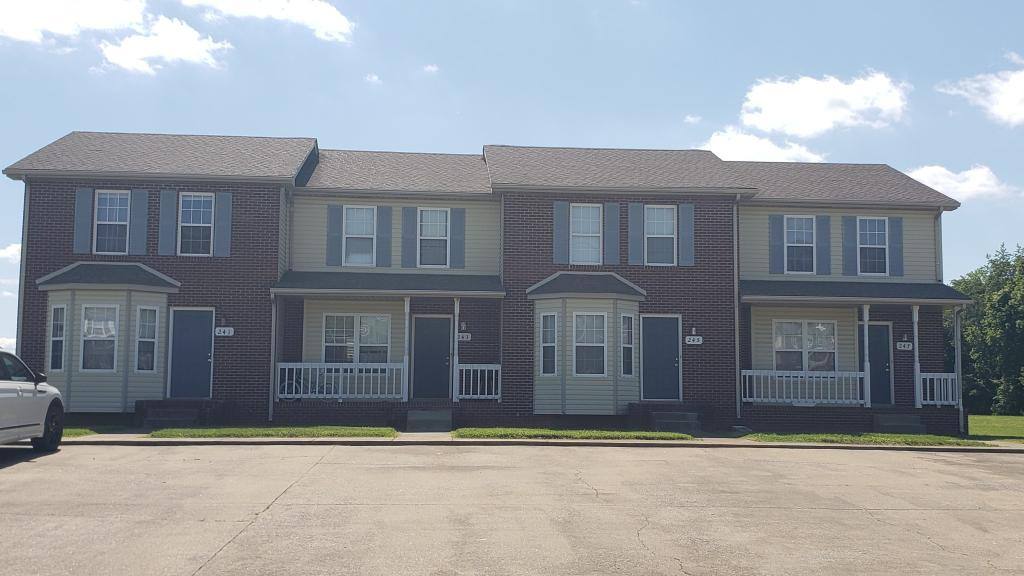 Townhouse for rent at 241 Tree Line Dr, Oak Grove, KY 42262