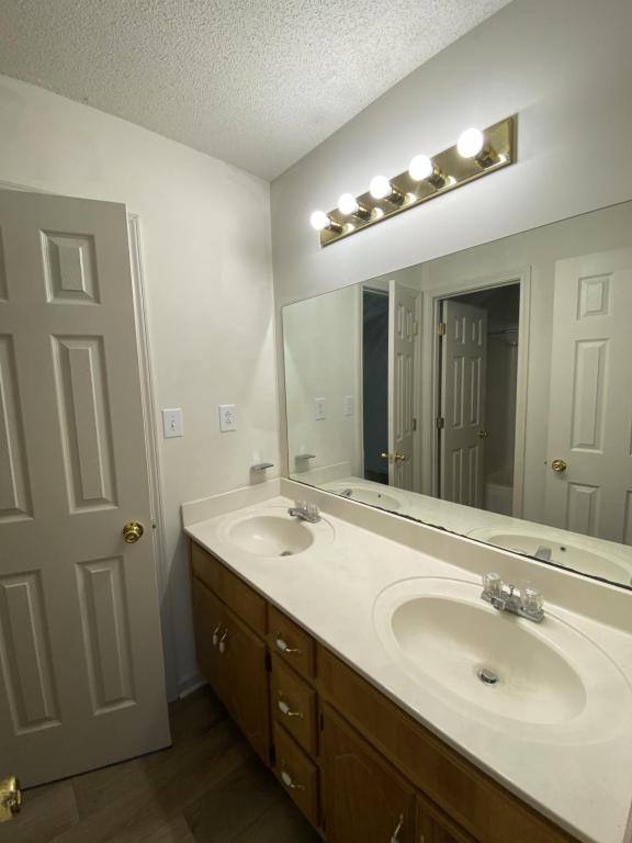 Townhouse for rent at 251 Tree Line Dr, Oak Grove, KY 42262