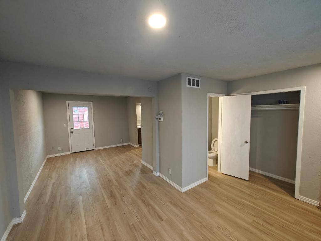 Apartment for rent at 811 N Spears St #102, Alvarado, TX 76009