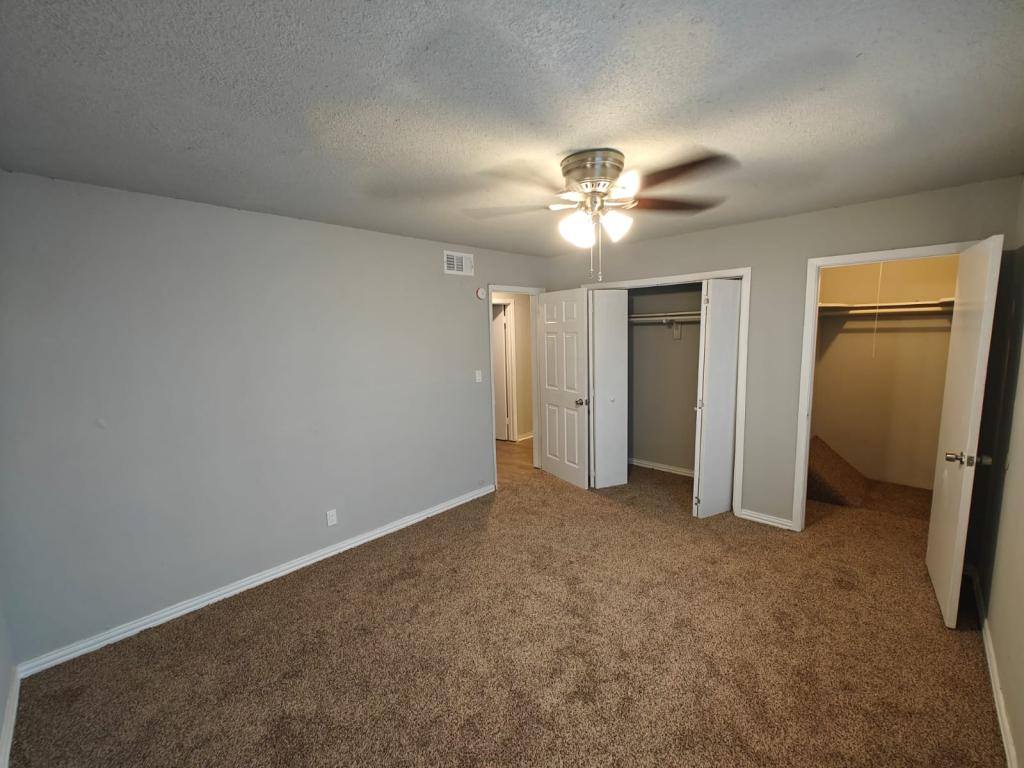 Apartment for rent at 811 N Spears St #102, Alvarado, TX 76009