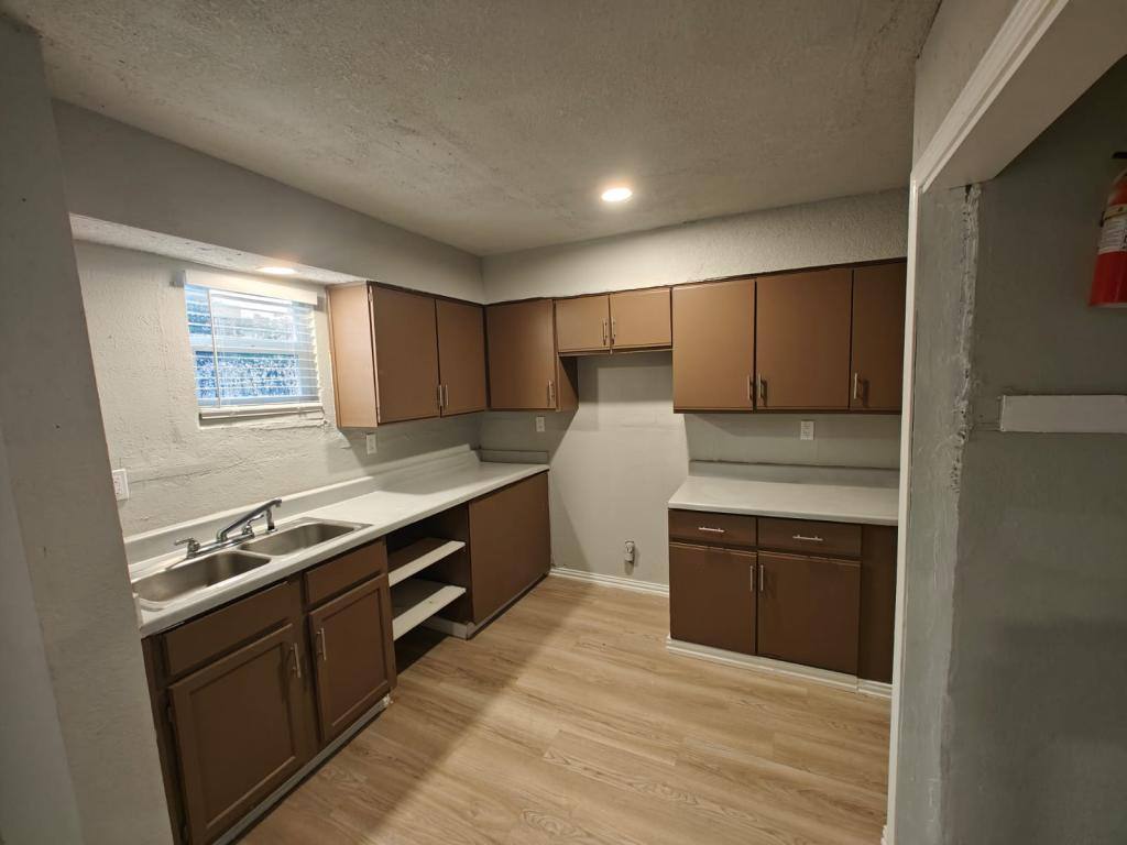 Apartment for rent at 811 N Spears St #102, Alvarado, TX 76009