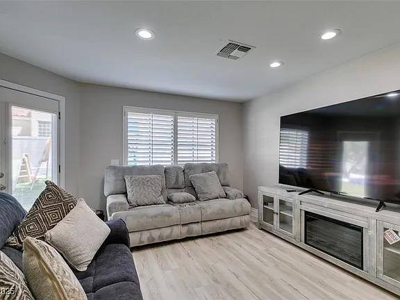 House for rent at 2101 Diamond Bar Dr, Las Vegas, NV 89117