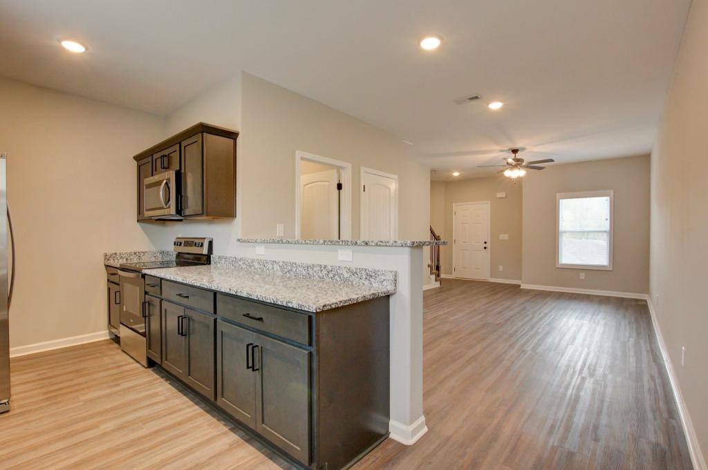 Townhouse for rent at 1115 Hillwood Dr, Clarksville, TN 37040