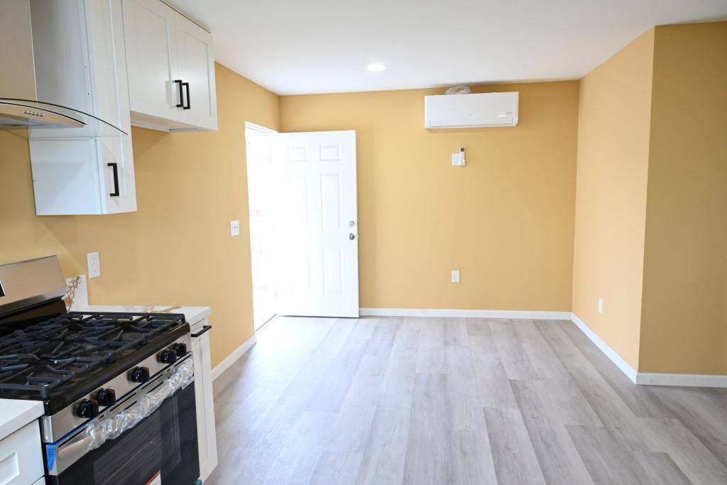 House for rent at 10701 1 2 Doty Ave, Inglewood, CA 90303