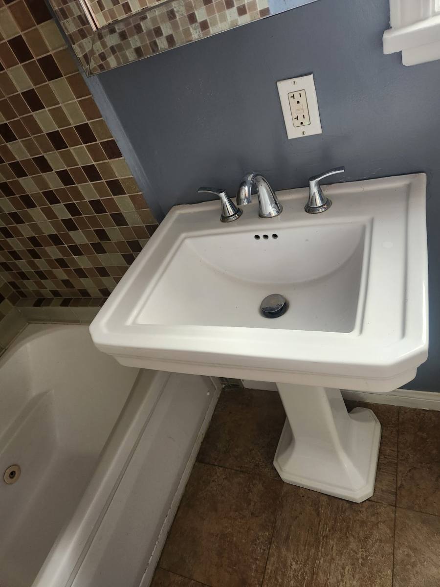 Apartment for rent at 767 W 90th St, Los Angeles, CA 90044