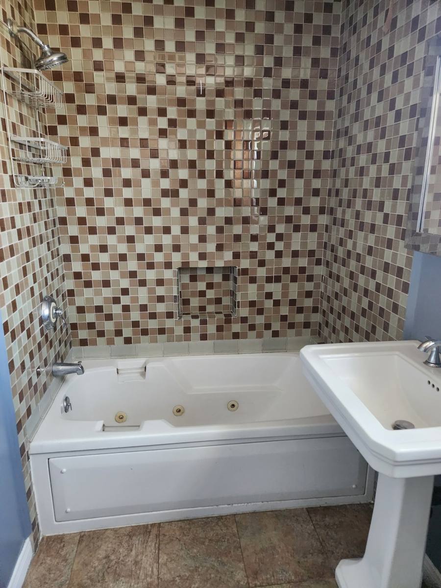 Apartment for rent at 767 W 90th St, Los Angeles, CA 90044