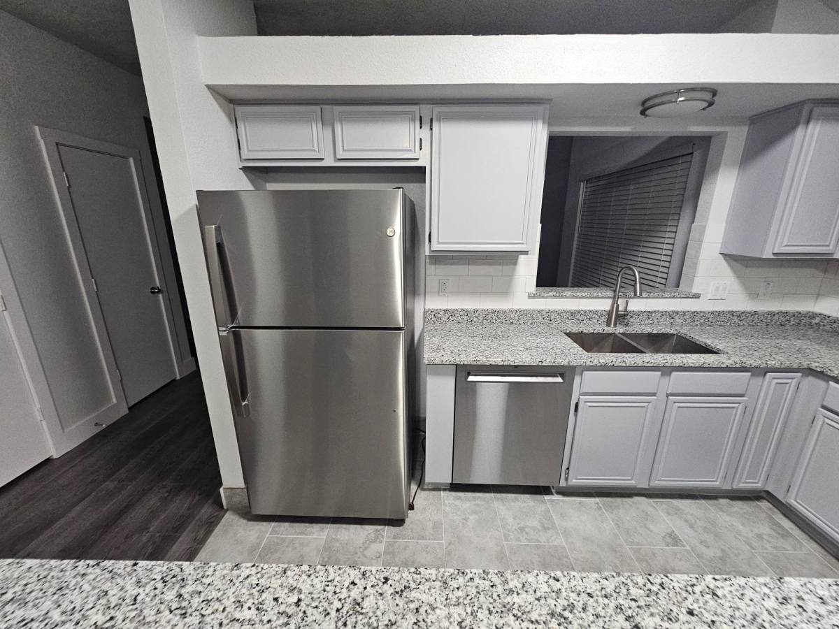 House for rent at 919 Crestwood Dr, Cedar Hill, TX 75104