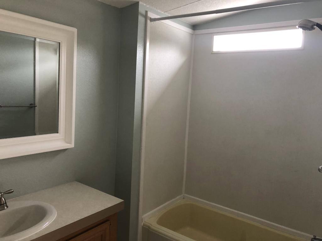 House for rent at 13708 Palm Dr, Astatula, FL 34705