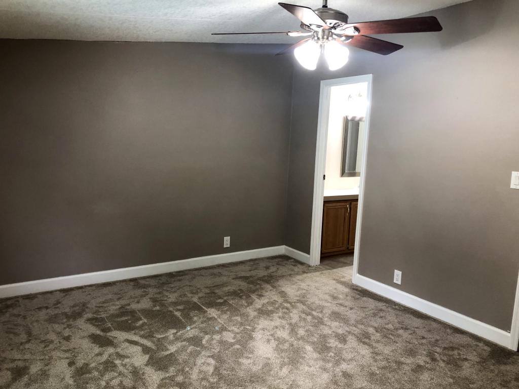 House for rent at 13708 Palm Dr, Astatula, FL 34705