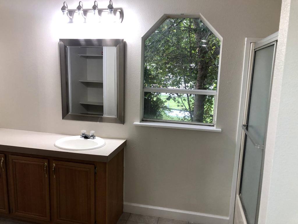 House for rent at 13708 Palm Dr, Astatula, FL 34705