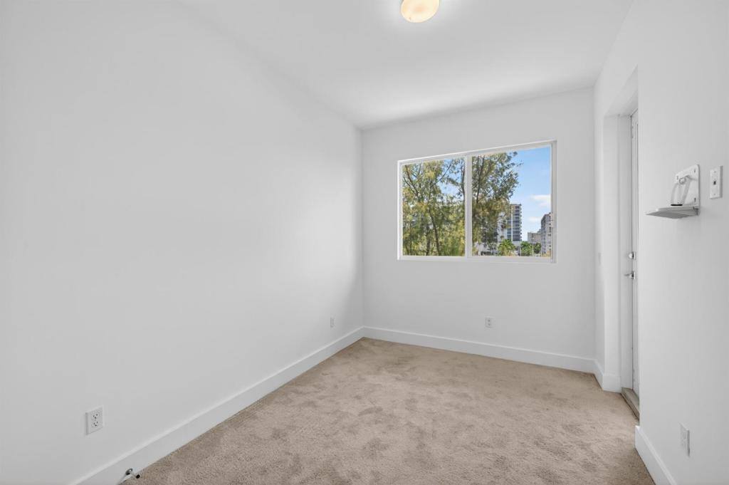 Townhouse for rent at 1044 NE 18th Ave, Fort Lauderdale, FL 33304