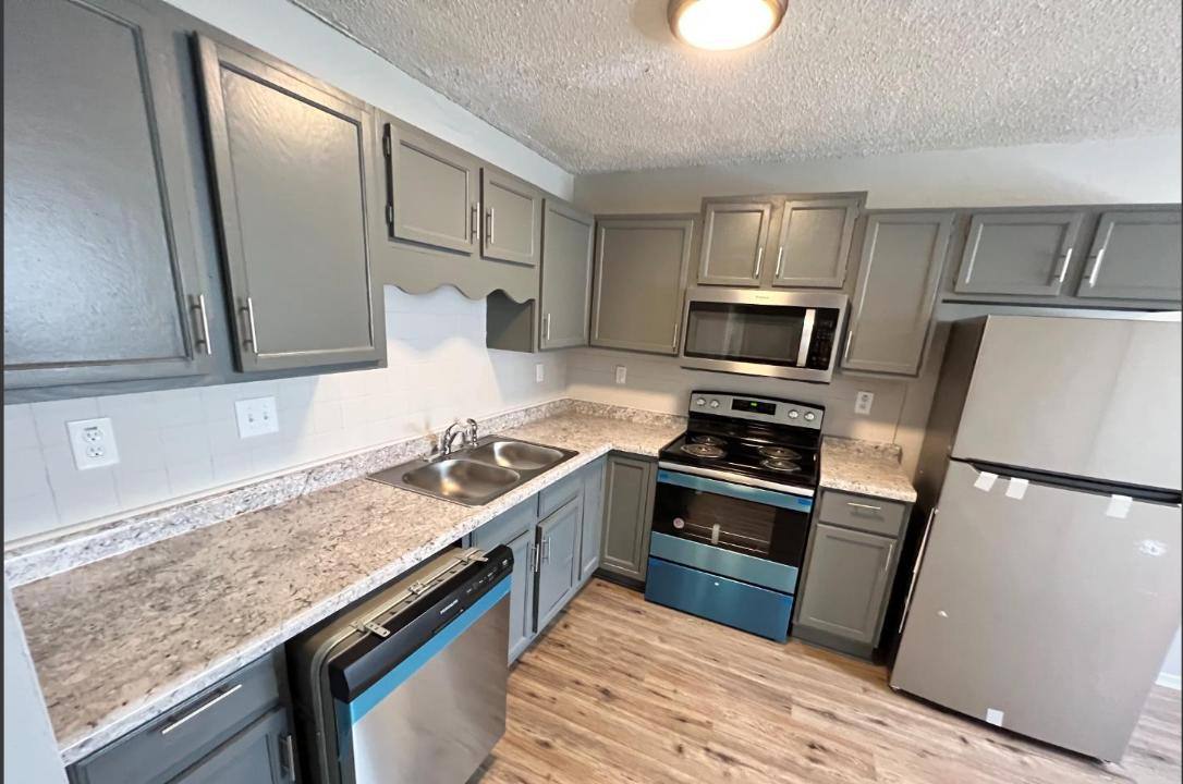 Apartment for rent at 884 Gordon Smith Blvd, Hamilton, OH 45013