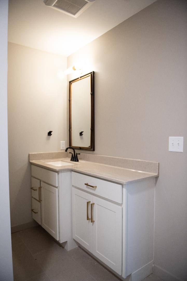 Apartment for rent at 116 N 3rd St, Quincy, IL 62301