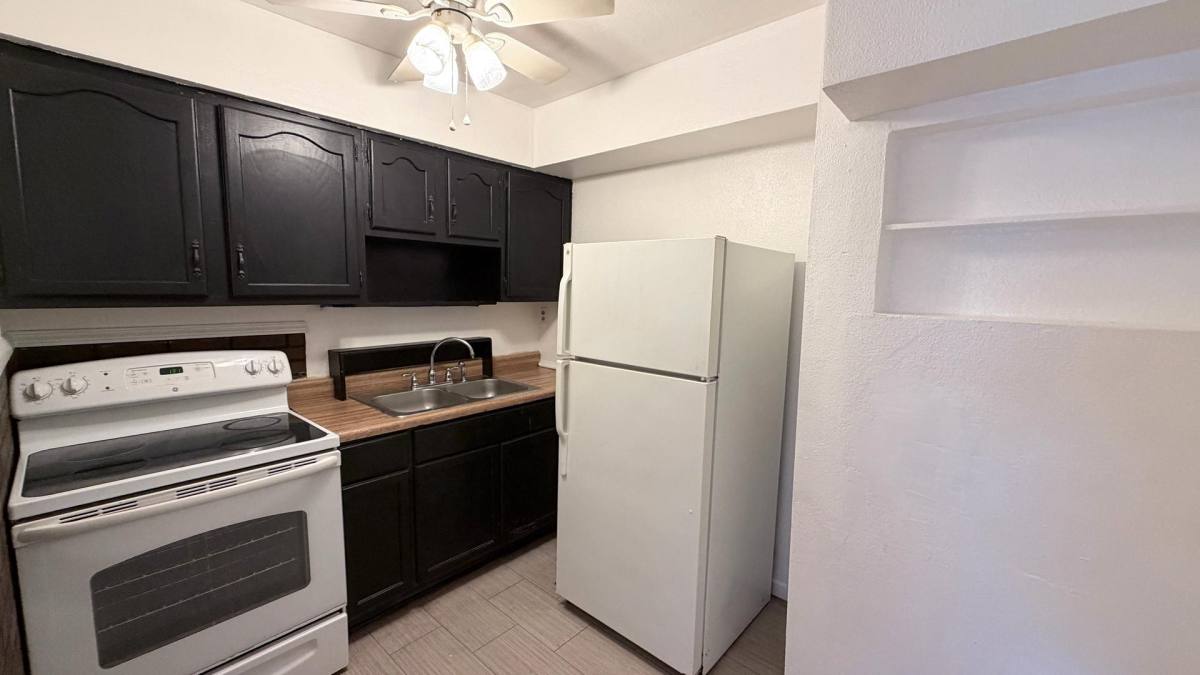 Apartment for rent at 1016 N Elliott St #A, Evansville, IN 47711