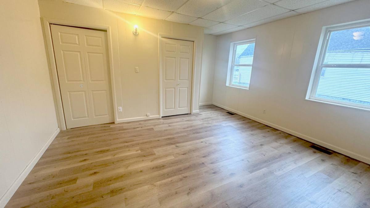 Apartment for rent at 410 N Third Ave #A, Evansville, IN 47710