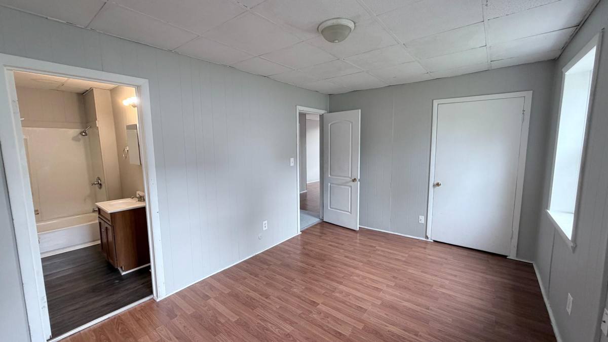 Apartment for rent at 410 N Third Ave #B, Evansville, IN 47710