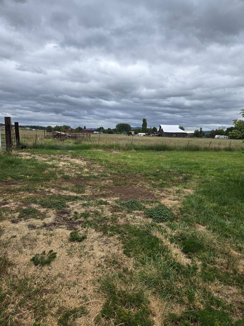 House for rent at 12817 Highway 66, Klamath Falls, OR 97601