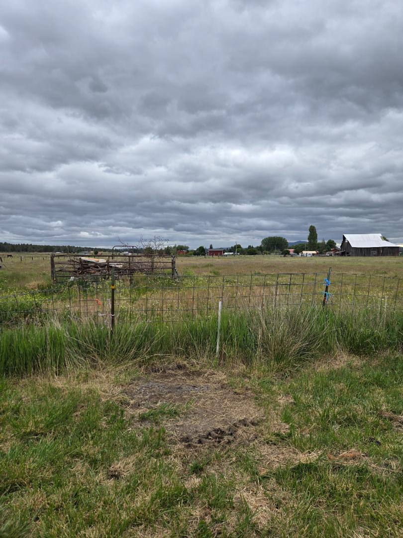House for rent at 12817 Highway 66, Klamath Falls, OR 97601