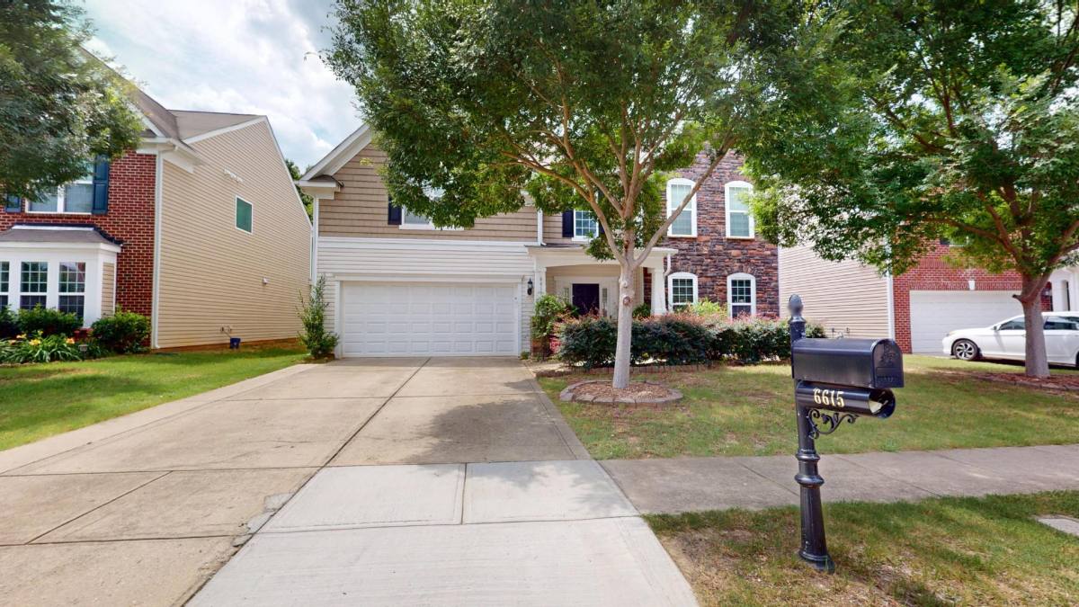 House for rent at 6615 Coral Rose Rd, Charlotte, NC 28277