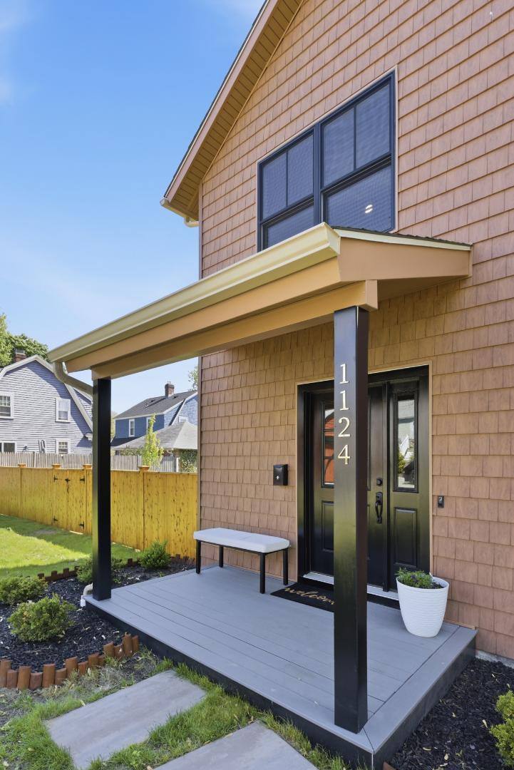 House for rent at 1124 Narragansett Blvd, Providence, RI 02905