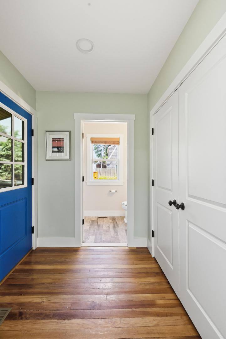 House for rent at 1124 Narragansett Blvd, Providence, RI 02905
