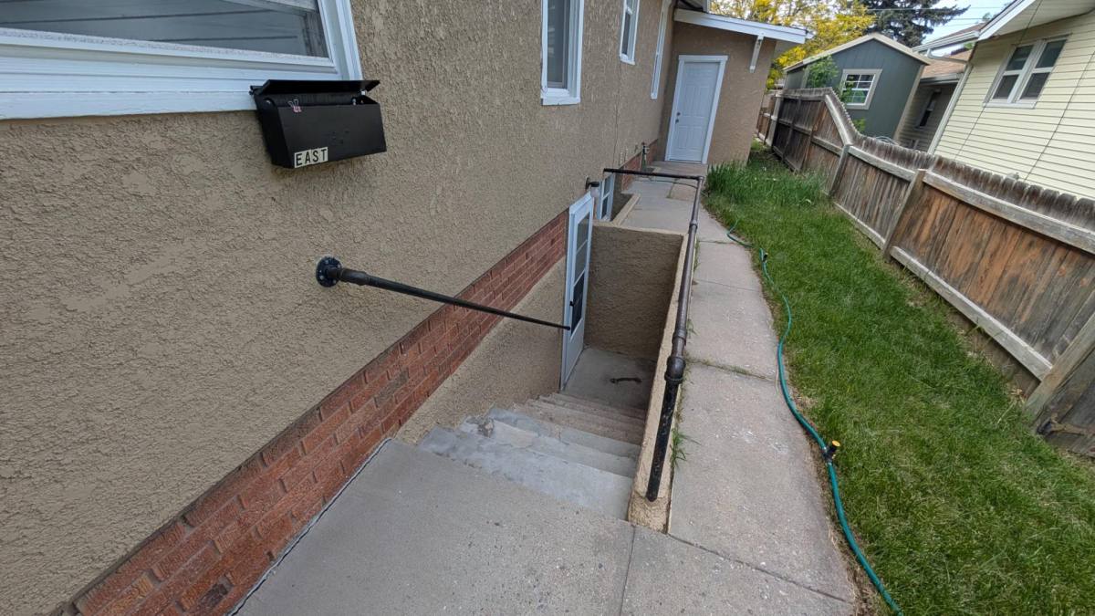 Apartment for rent at 118 E 5th Ave, Cheyenne, WY 82001