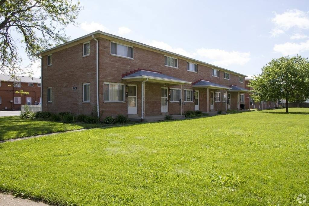 Townhouse for rent at 873 N Meadows Court #2, Columbus, OH 43220