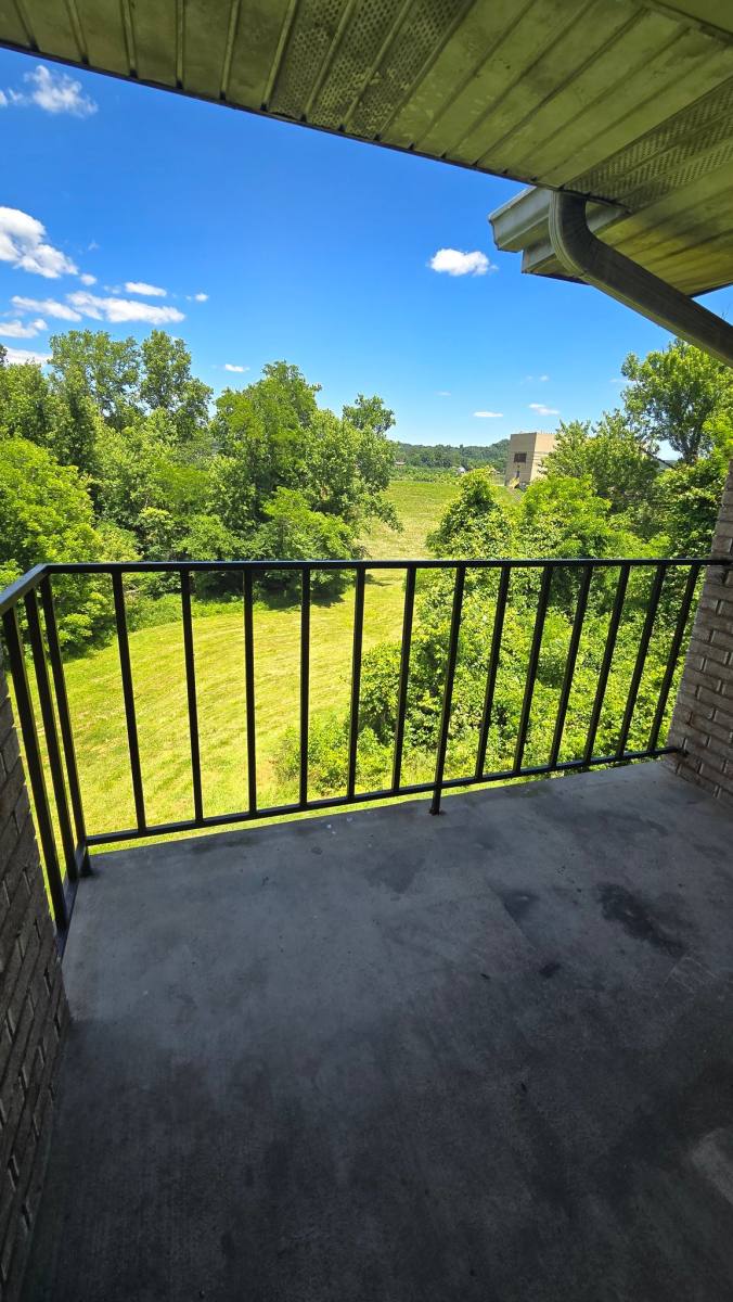Apartment for rent at 2950 Auburn Rd #C9, Huntington, WV 25704