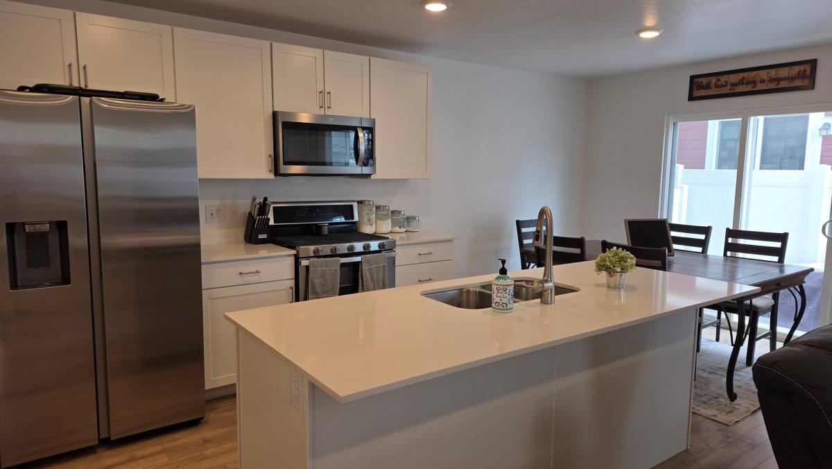 Townhouse for rent at 1211 W Divide Dr, Santaquin, UT 84655