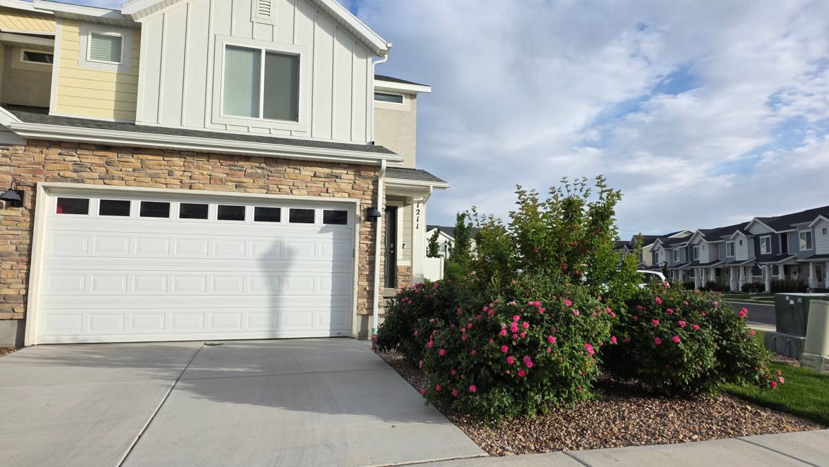 Townhouse for rent at 1211 W Divide Dr, Santaquin, UT 84655