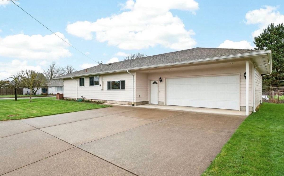 House for rent at 1345 NE 9th St #C, McMinnville, OR 97128