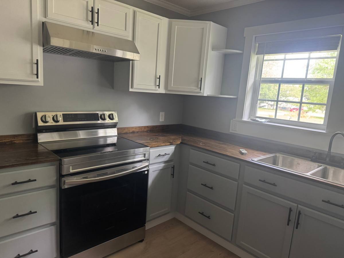 House for rent at 204 12th Ave, Eastman, GA 31023