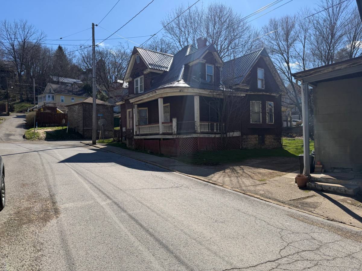 Apartment for rent at 306 Wilson Ave #1, Oil City, PA 16301