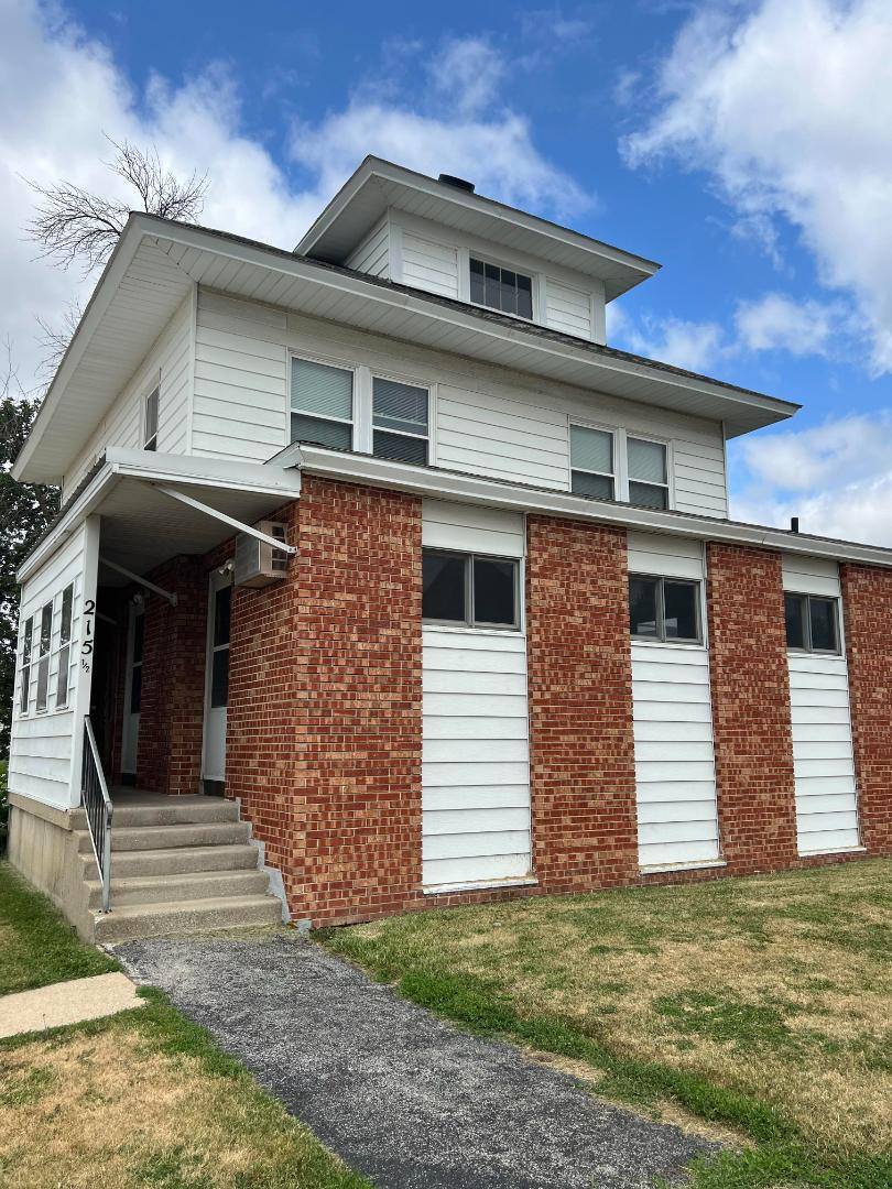 House for rent at 215 E Charles, Oelwein, IA 50662