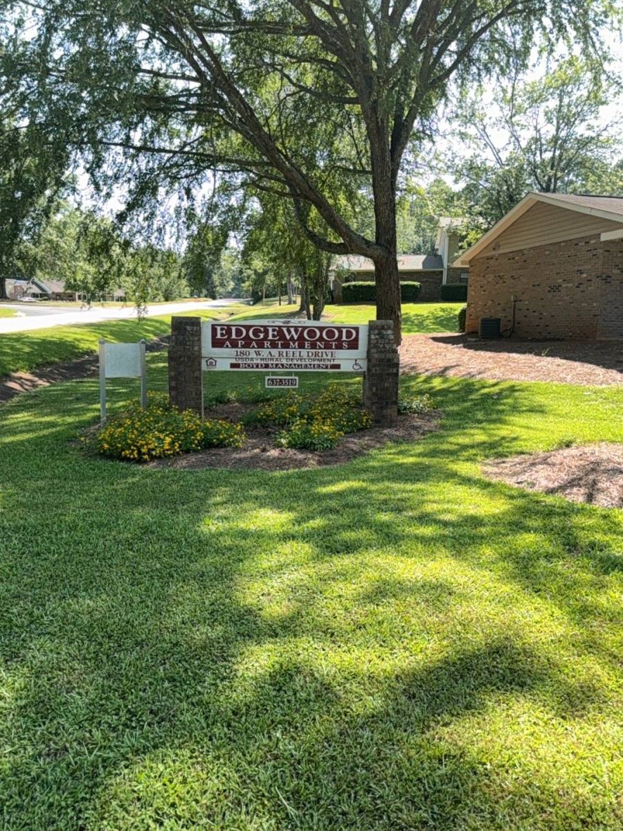Apartment for rent at 221 W A Reel Dr #E1, Edgefield, SC 29824