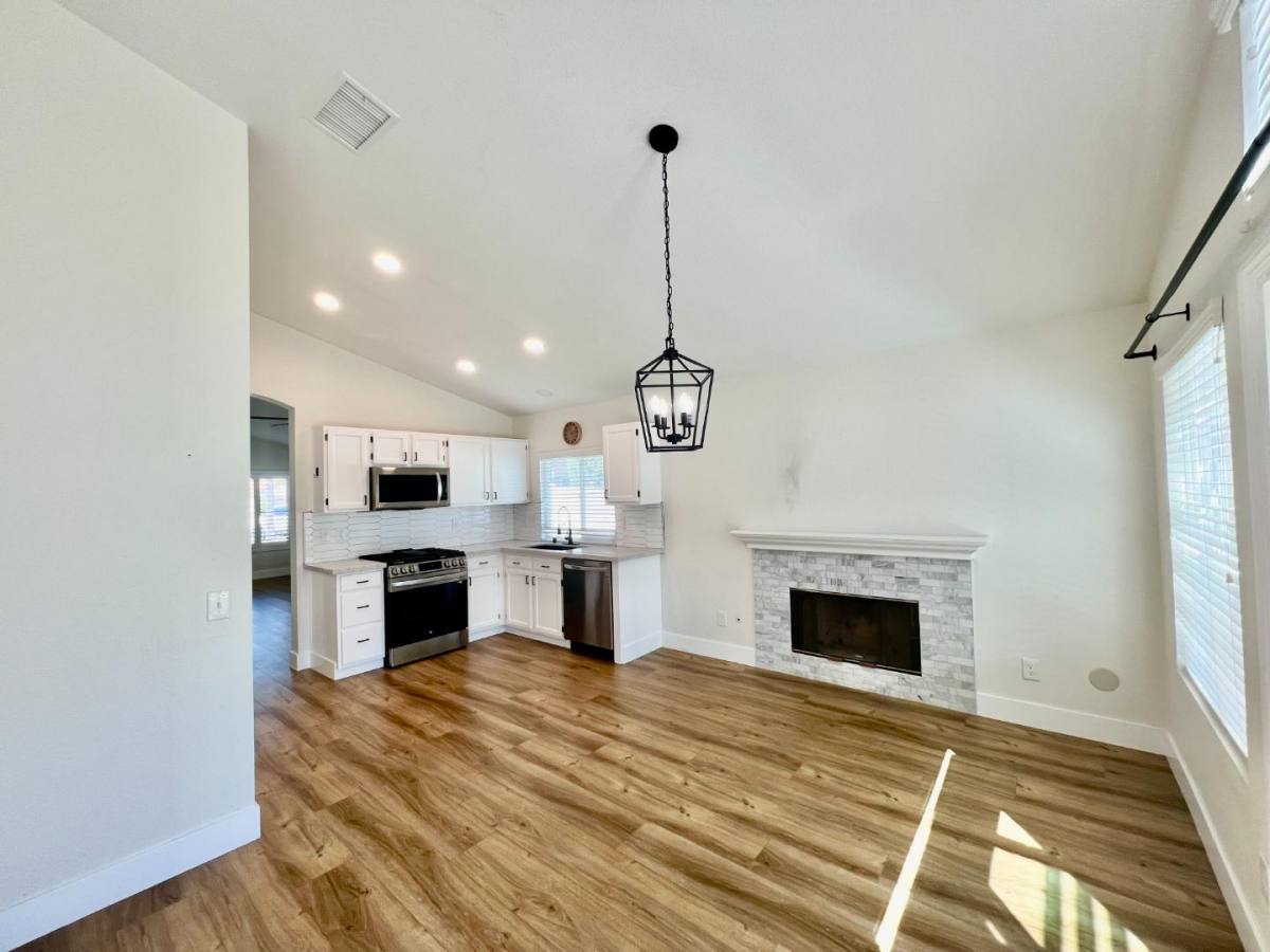 House for rent at 31959 Corte Avalina, Temecula, CA 92592