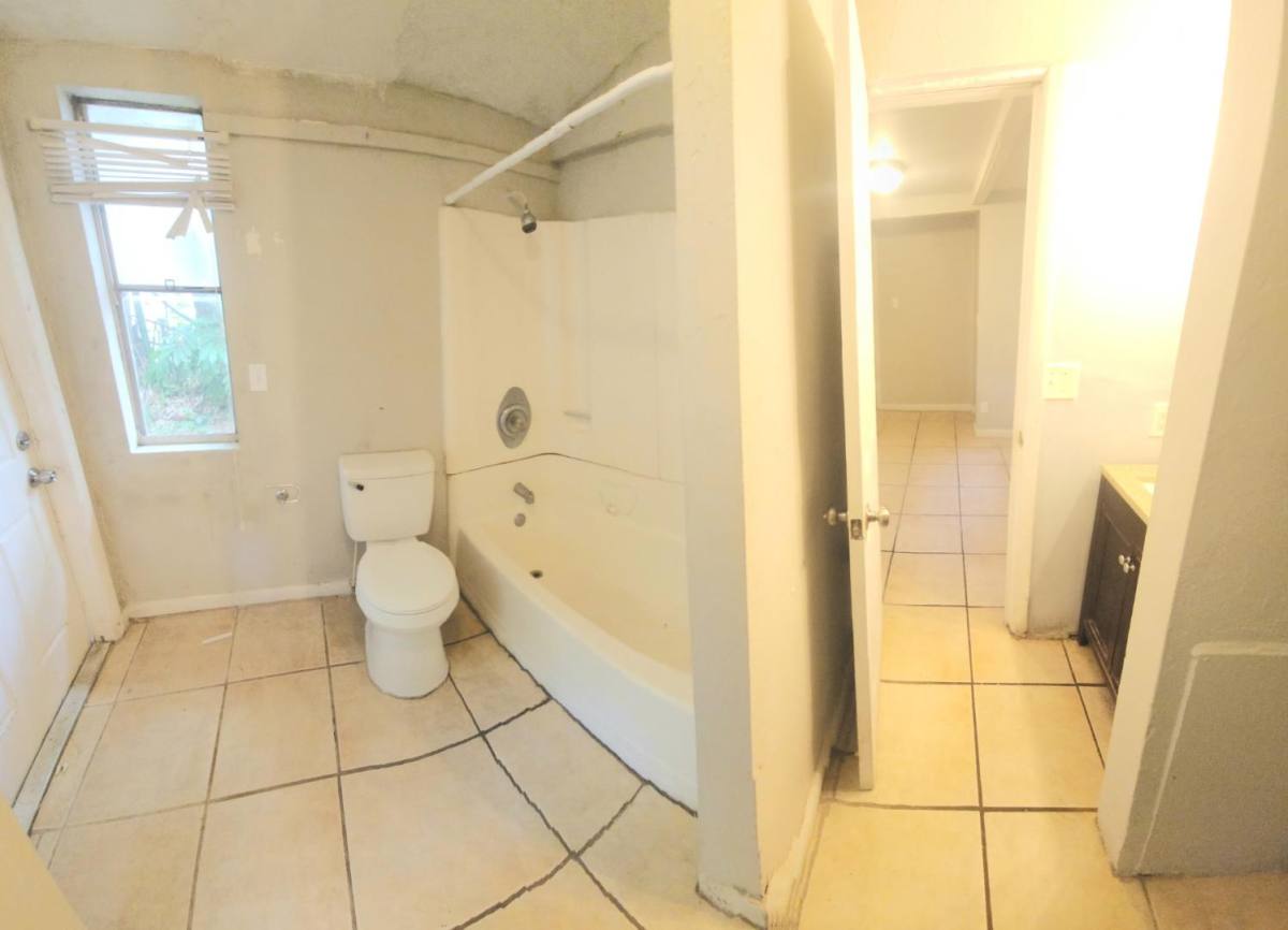 Apartment for rent at 3334 Edgewood Ave #1, Fort Myers, FL 33916